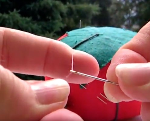how to thread a needle