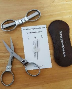 Folding scissors
